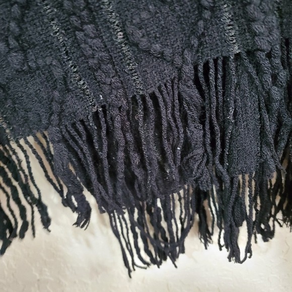 The Skyline Collection Shawl Womens One Size Black Knit Fringe Open Relaxed - Picture 4 of 9